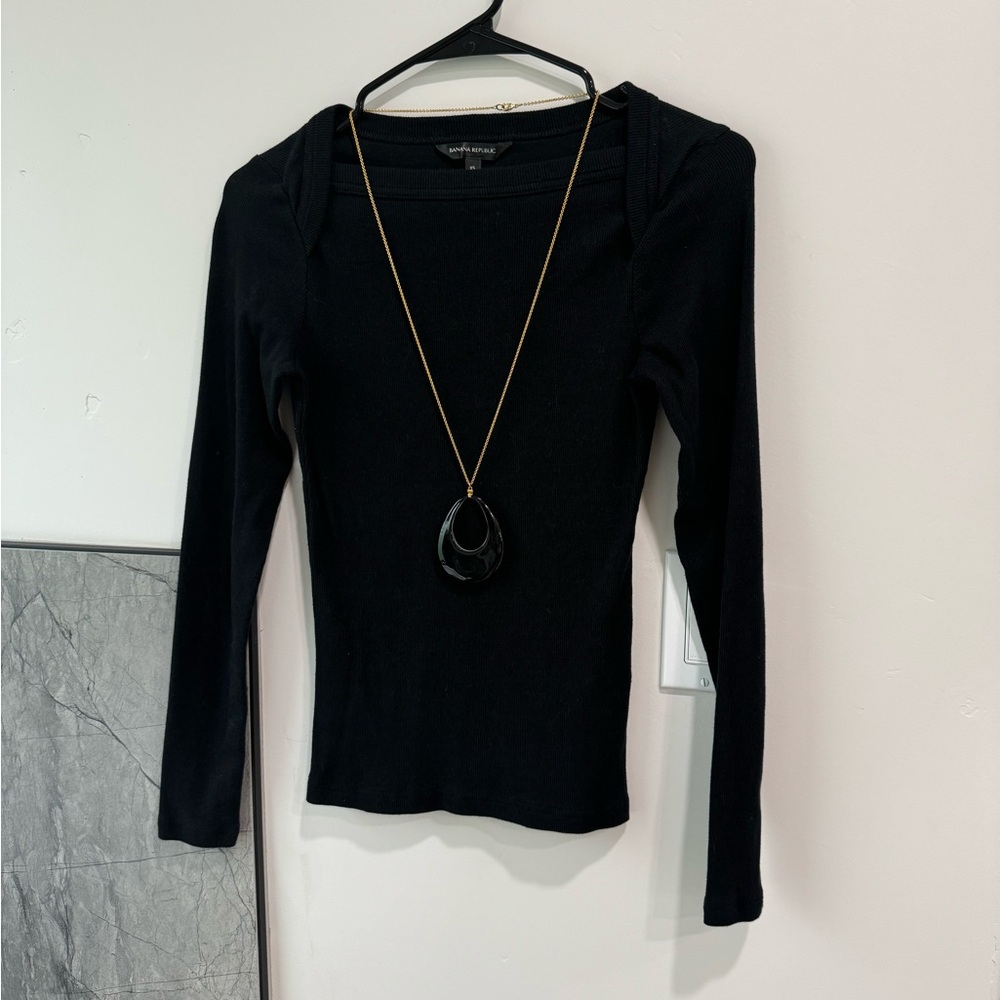 Banana Republic fitted long sleeve black T.
